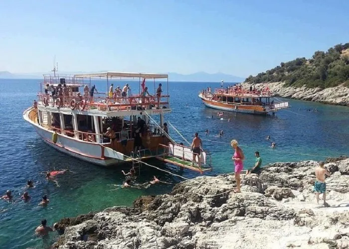 Kusadasi: Full-Day Boat Cruise w/ Lunch & Hotel Pickup